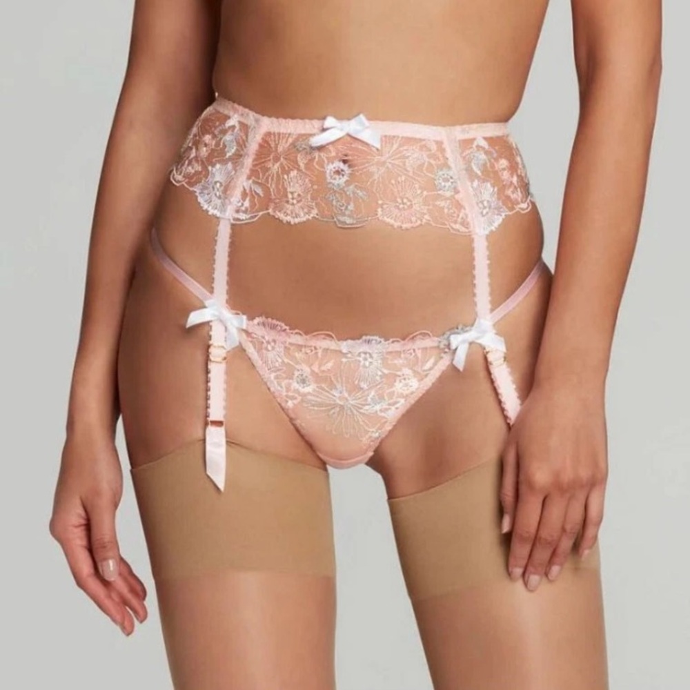 AGENT PROVOCATEUR Zuri Suspender in Light Pink